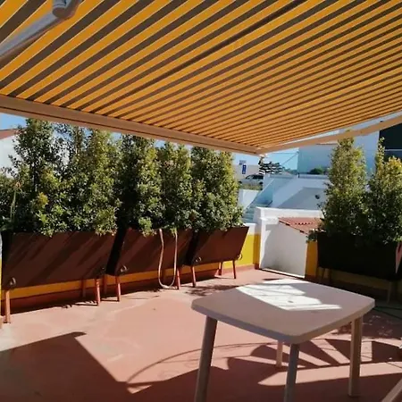 Moradia Com Piscina Na Lagoa De Albufeira Sesimbra