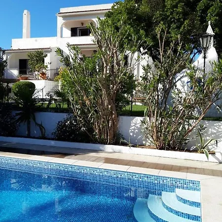 Moradia Com Piscina Na Lagoa De Albufeira *