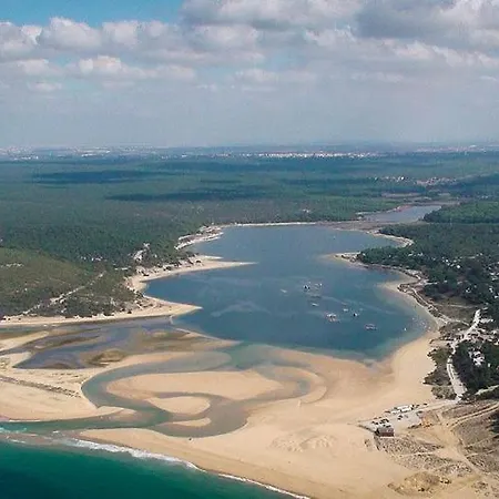 Moradia Com Piscina Na Lagoa De Albufeira * Sesimbra